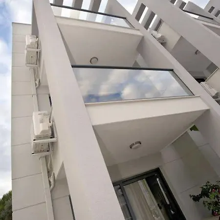 Kondo Suites Апарт-готель
