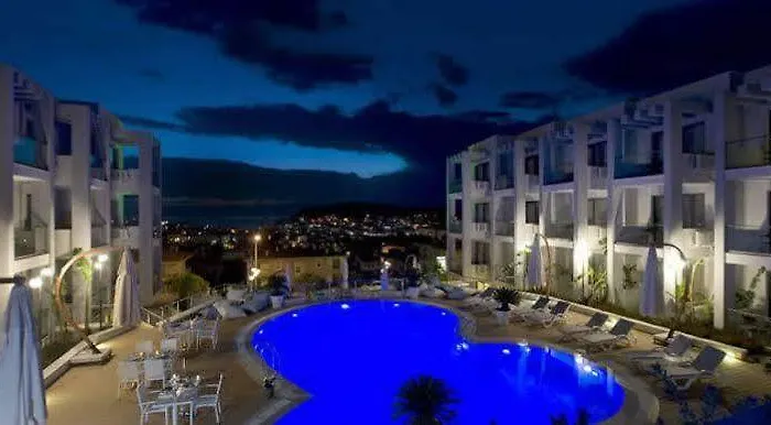 Kondo Suites Apartmanhotel 4*